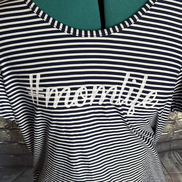 Violet & Ruby #momlife maternity top - Picture 3 of 4